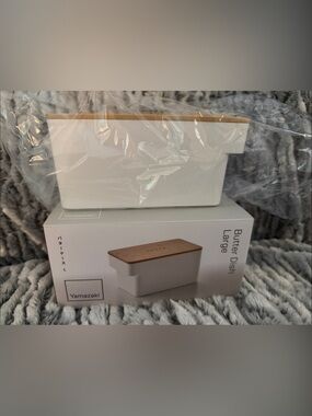Yamazaki White Butter Dish with Bamboo Lid
